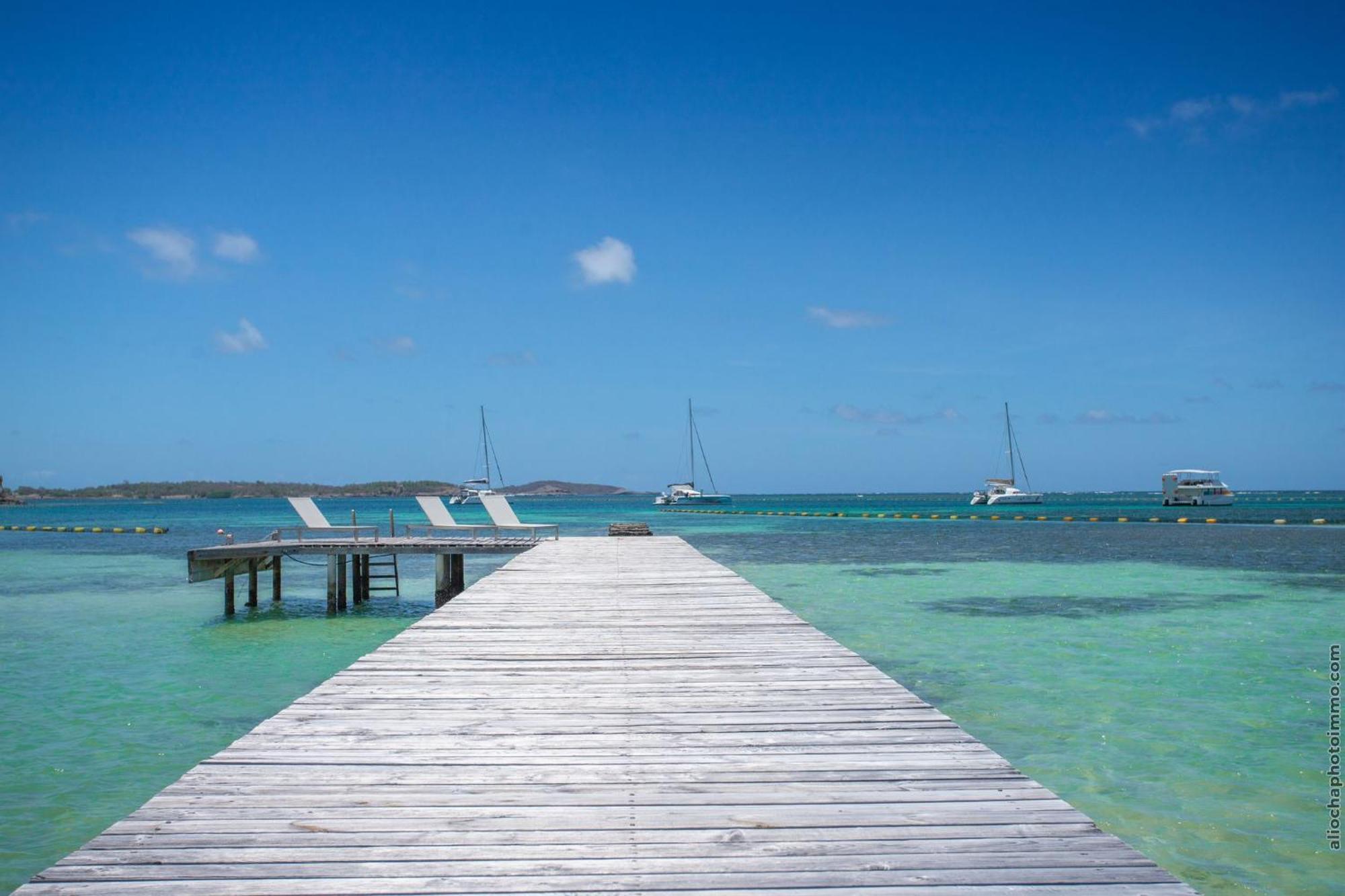 Physacap Suites & Villas Le Francois Exterior photo