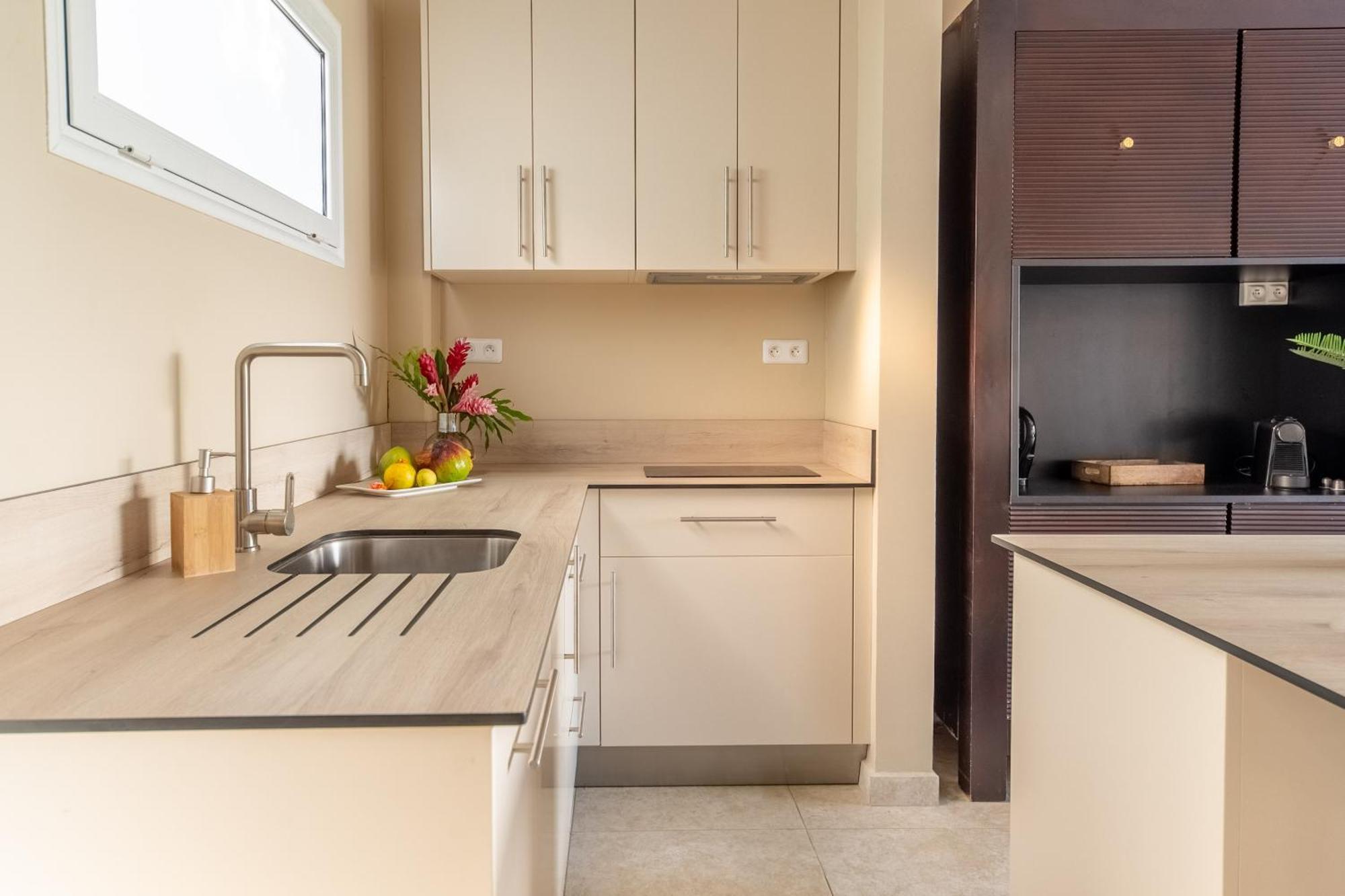 Physacap Suites & Villas Le Francois Exterior photo